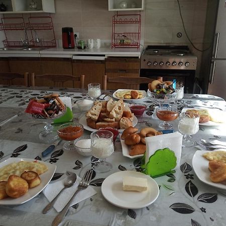 Meerim Guest House Bokonbayevo Buitenkant foto