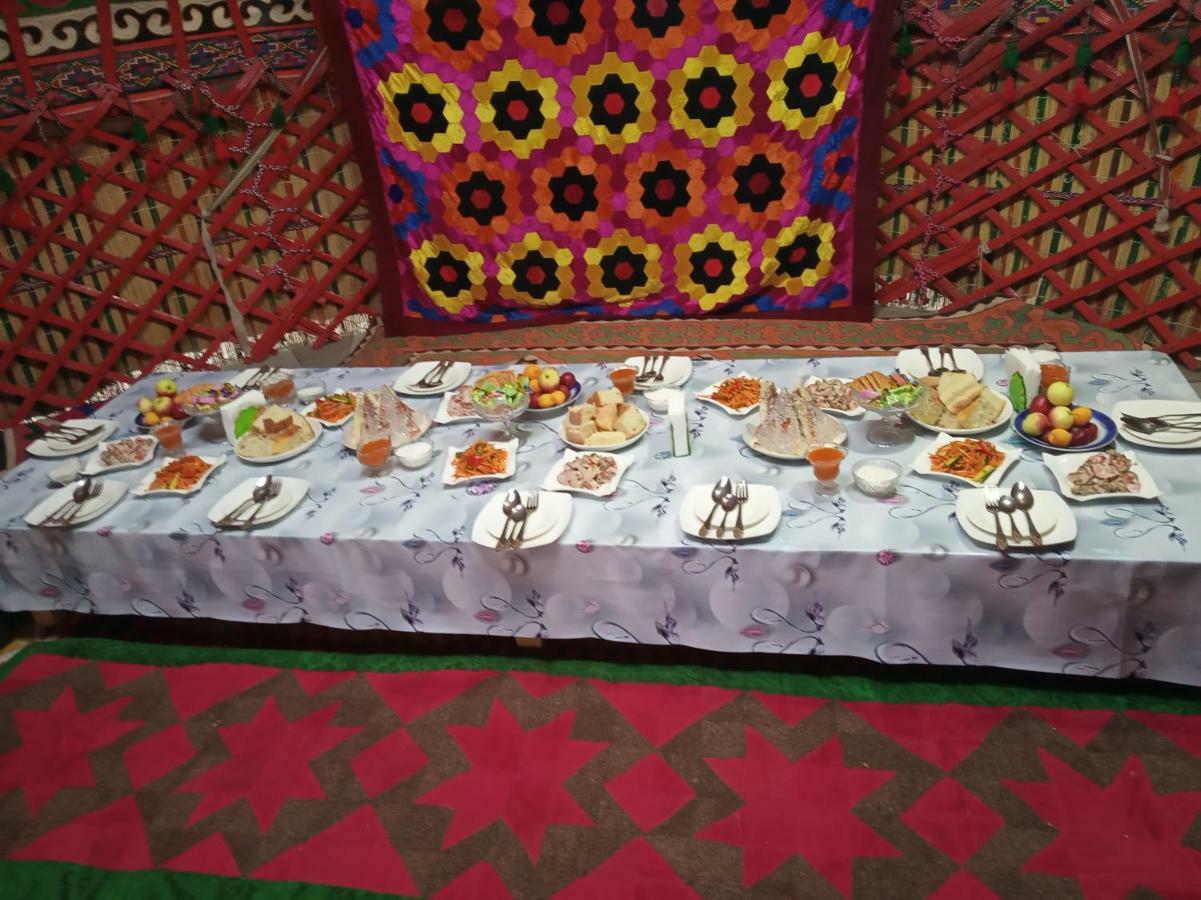 Meerim Guest House Bokonbayevo Buitenkant foto